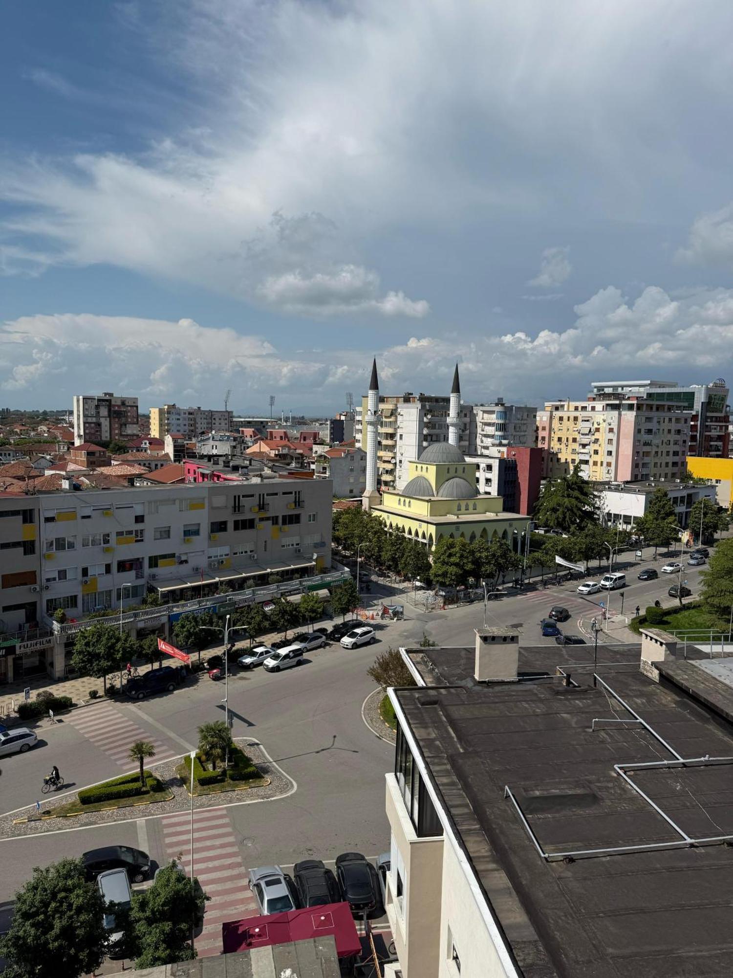 Amy's Luxury Apartment Shkoder